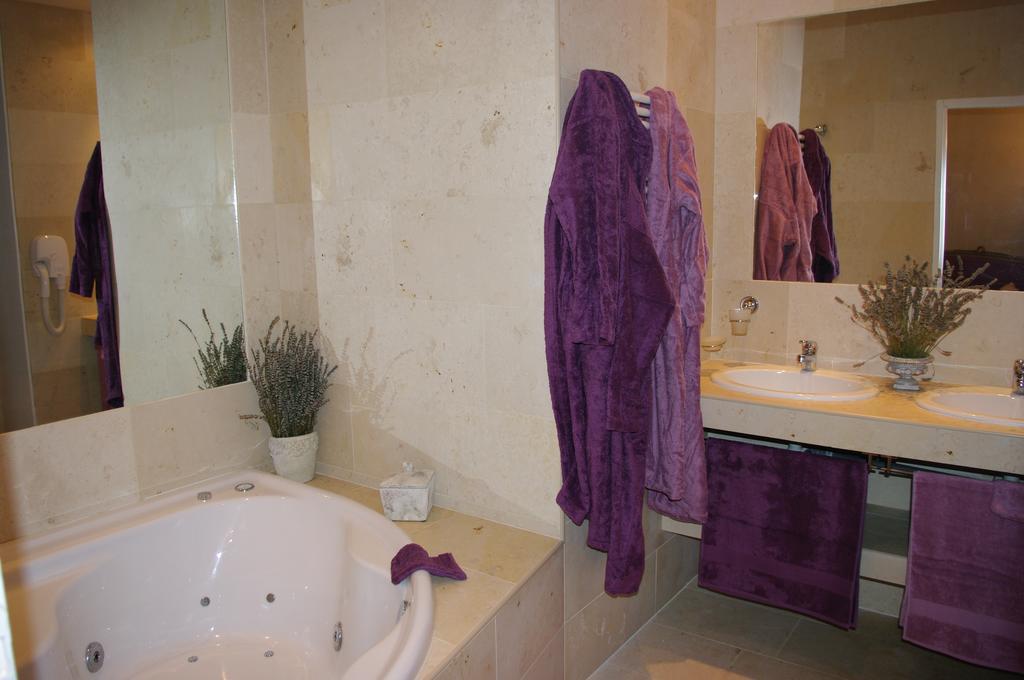 Chateau De Pommeuse Room photo